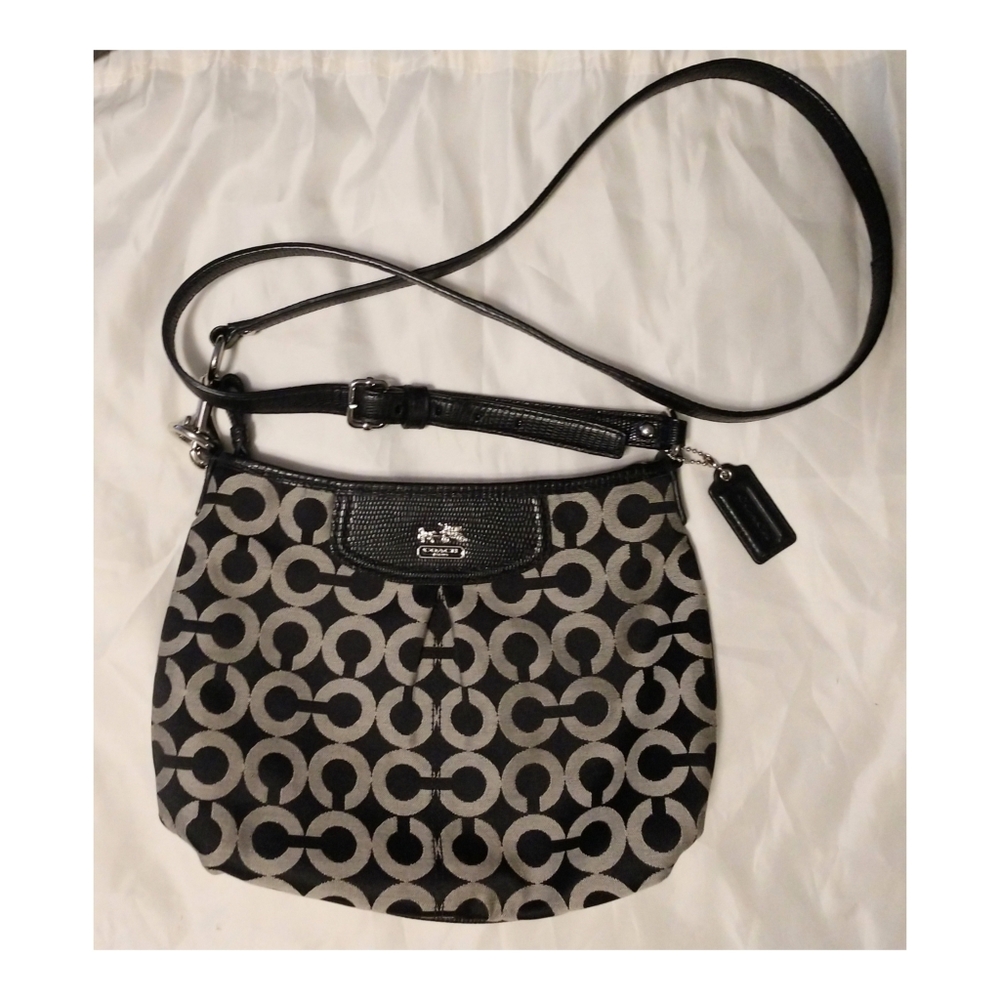 👜 Authentic Coach Madison Crossbody Bag